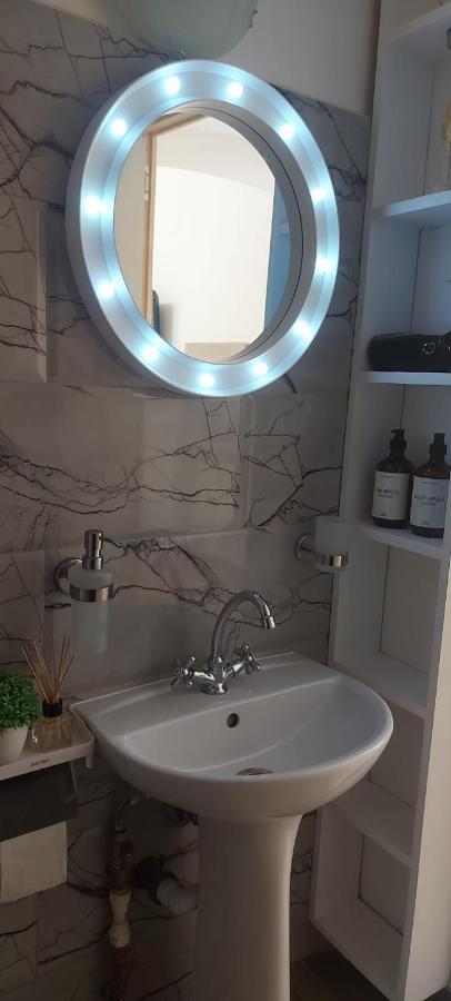 Vania Studio Apartment ซีบิว ภายนอก รูปภาพ